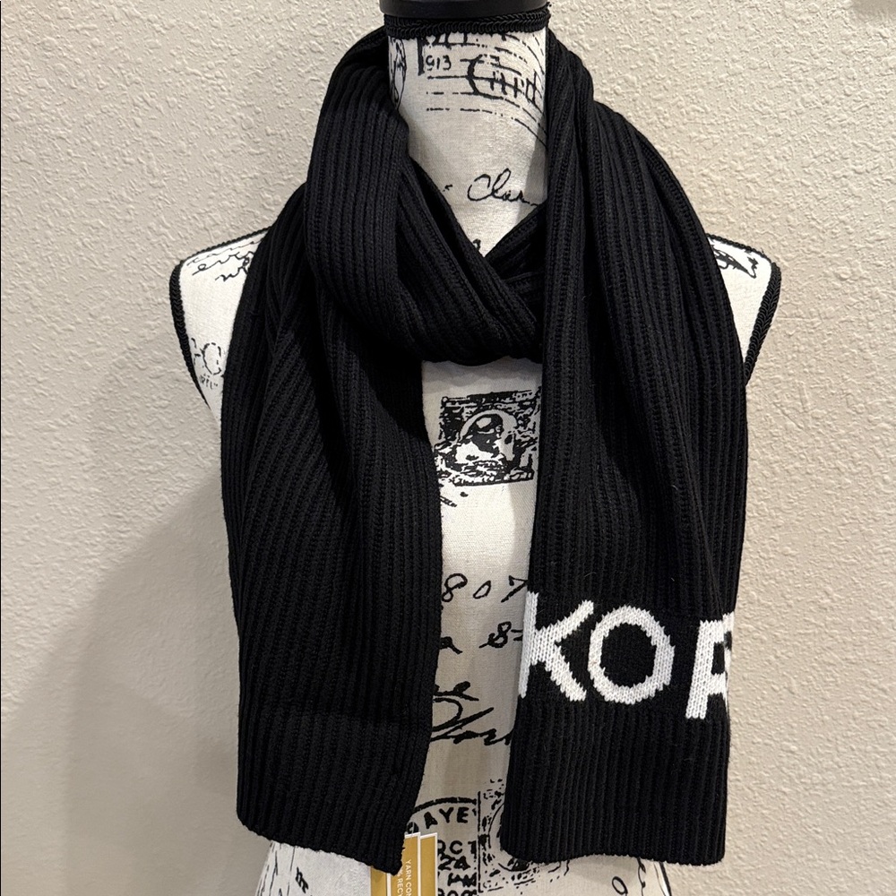 MICHAEL Michael Kors Black Signature Knit Scarf